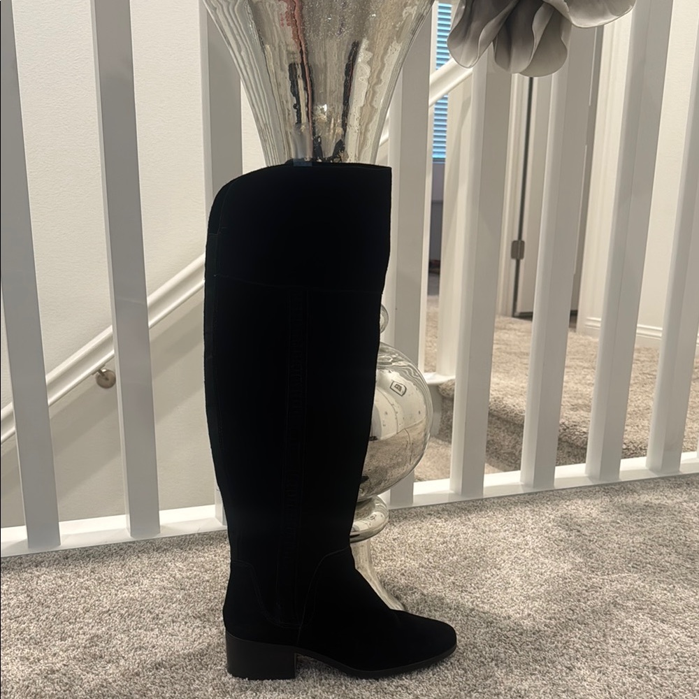 Elegant Black Knee-High Women's Boots